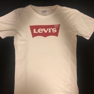 Levi’s T-shirt